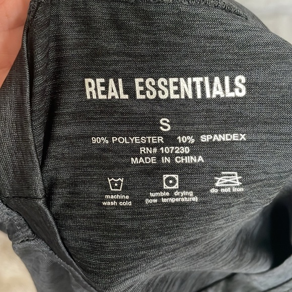 NWOT REAL ESSENTIALS Men’s Super Stretchy Four colors T-Shirts Size S - Picture 9 of 10